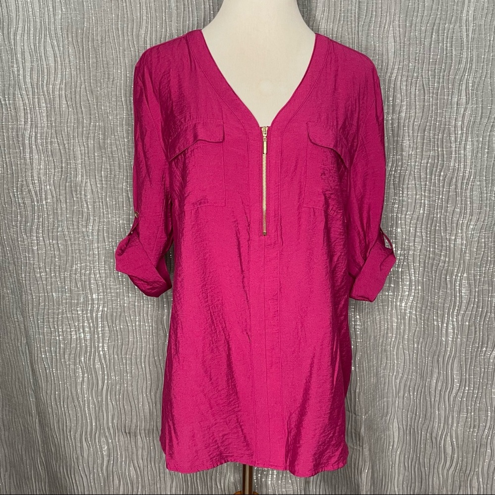 roz & ALI zip front roll tab blouse. NWOT